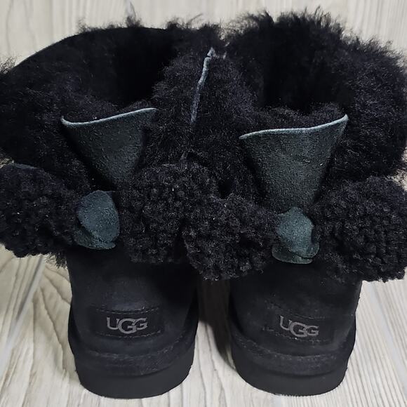 UGG Mini Bailey Sheepskin Black Bow II Leather Ankle Boots Womens Size 6 NEW - Picture 5 of 14